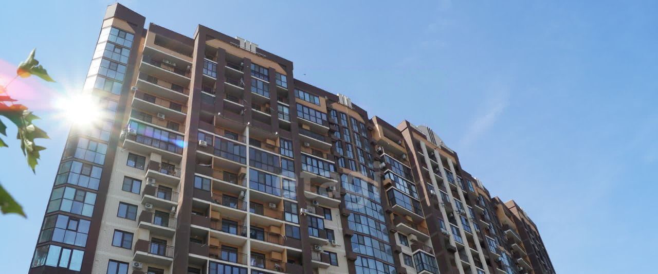 квартира г Астрахань р-н Кировский ул Набережная Приволжского затона 22а фото 1