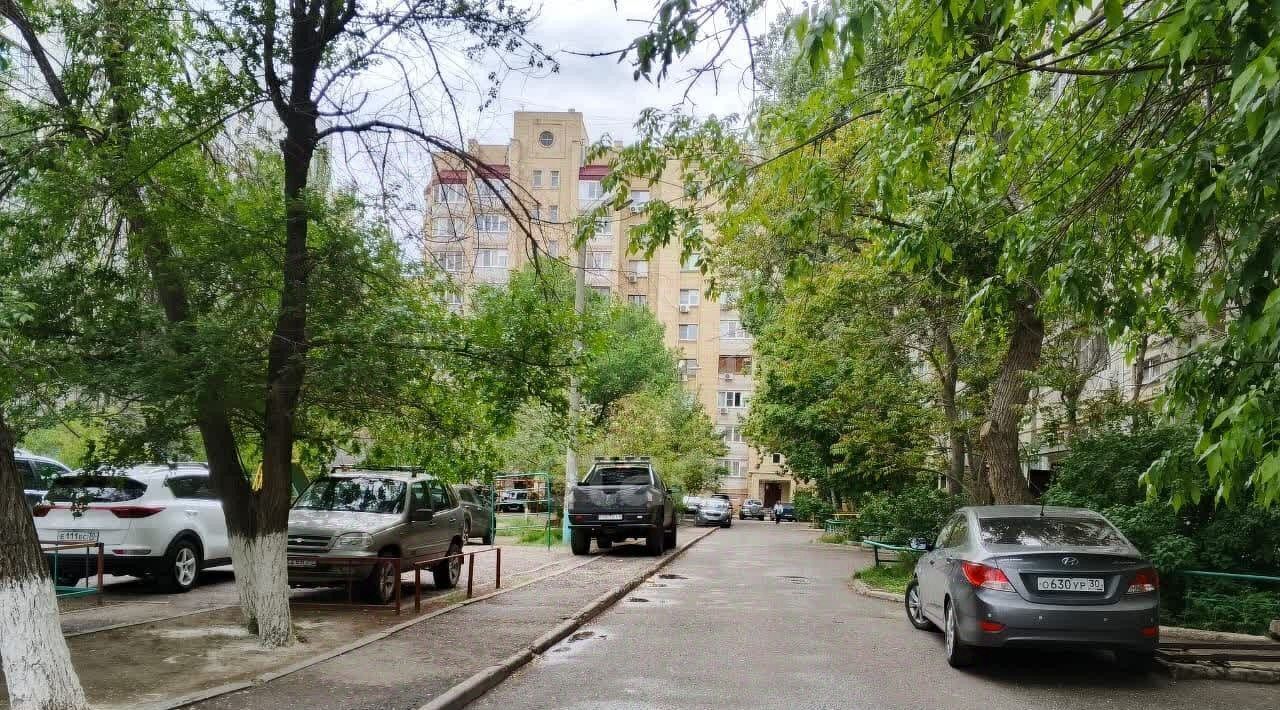 квартира г Астрахань р-н Советский ул Набережная Приволжского затона 15к/1 фото 21
