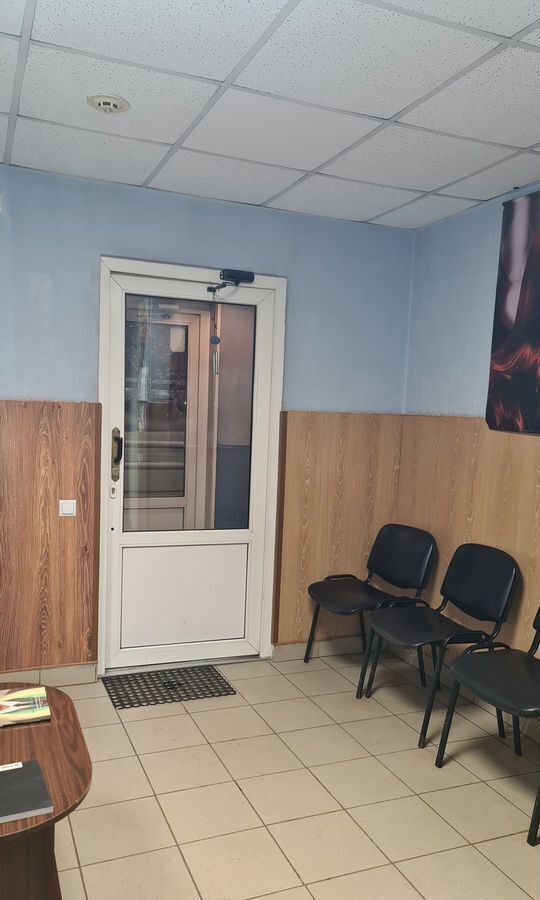 торговое помещение г Мурманск р-н Октябрьский пр-кт Кирова 28 фото 2