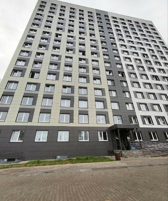 квартира г Киров р-н Первомайский микрорайон Коминтерновский ул Торфяная 13б фото 1