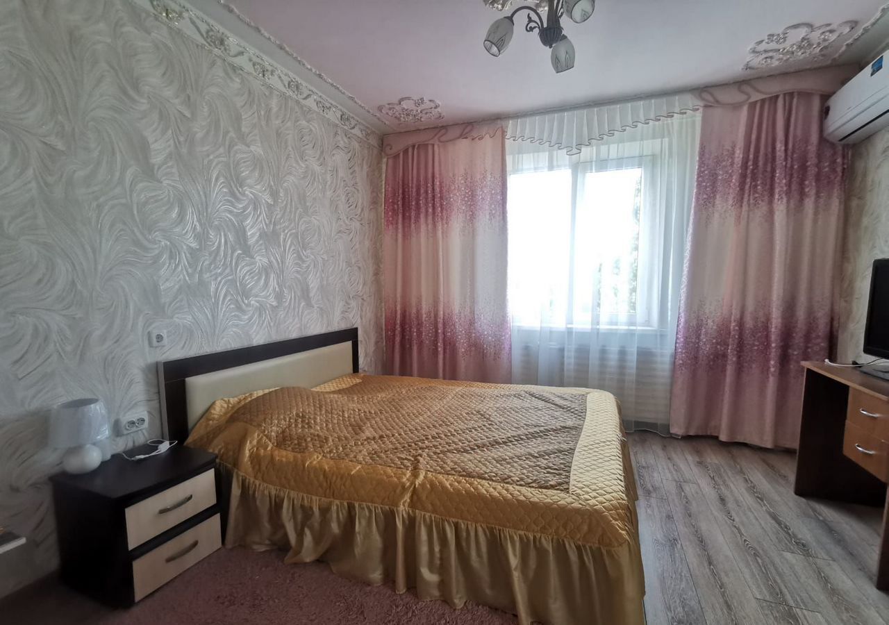 квартира р-н Ейский г Ейск ул Седина 199 фото 1