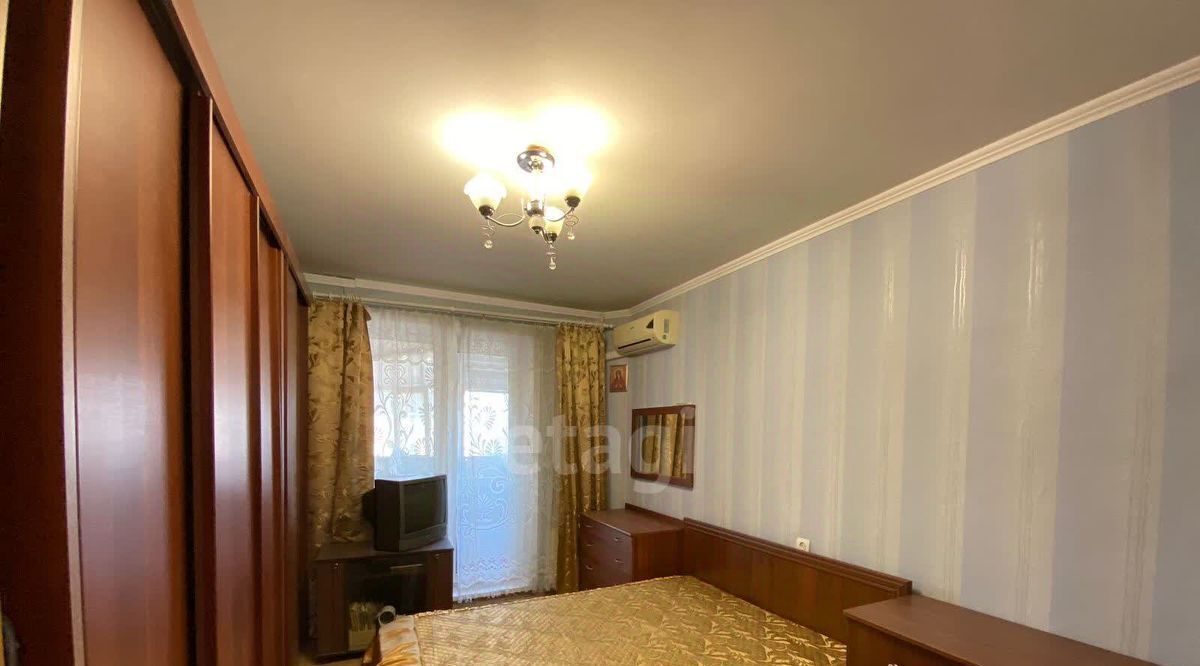 квартира г Тольятти р-н Автозаводский ул 70 лет Октября 26 фото 3