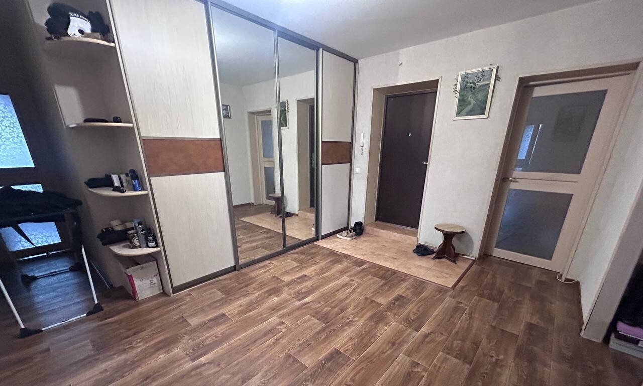 квартира г Красноярск ул Братьев Абалаковых 2 фото 1