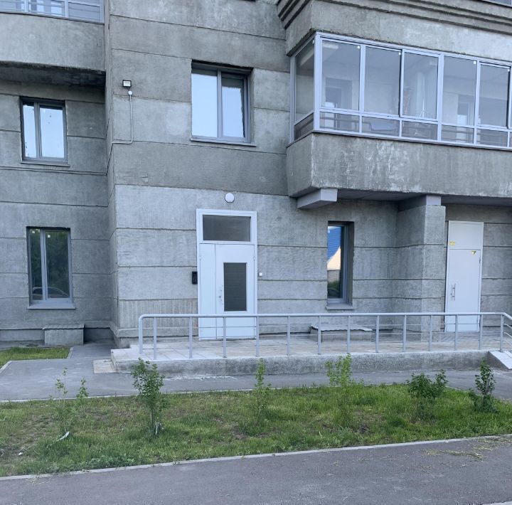 квартира г Новосибирск Золотая Нива ул Есенина 67 фото 2