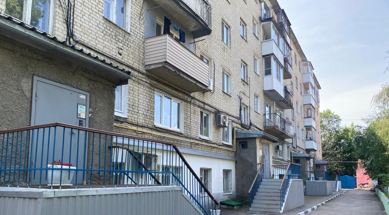 квартира г Саратов р-н Волжский ул Комсомольская 3 фото 1