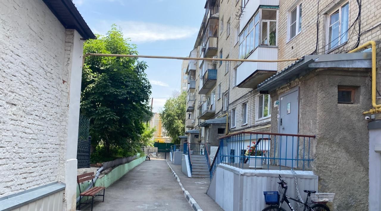 квартира г Саратов р-н Волжский ул Комсомольская 3 фото 2