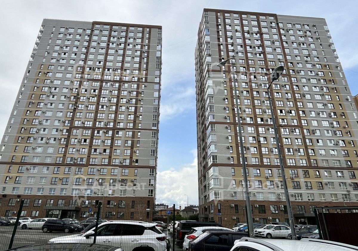 квартира г Волгоград р-н Советский ул им. Малиновского 14 фото 1