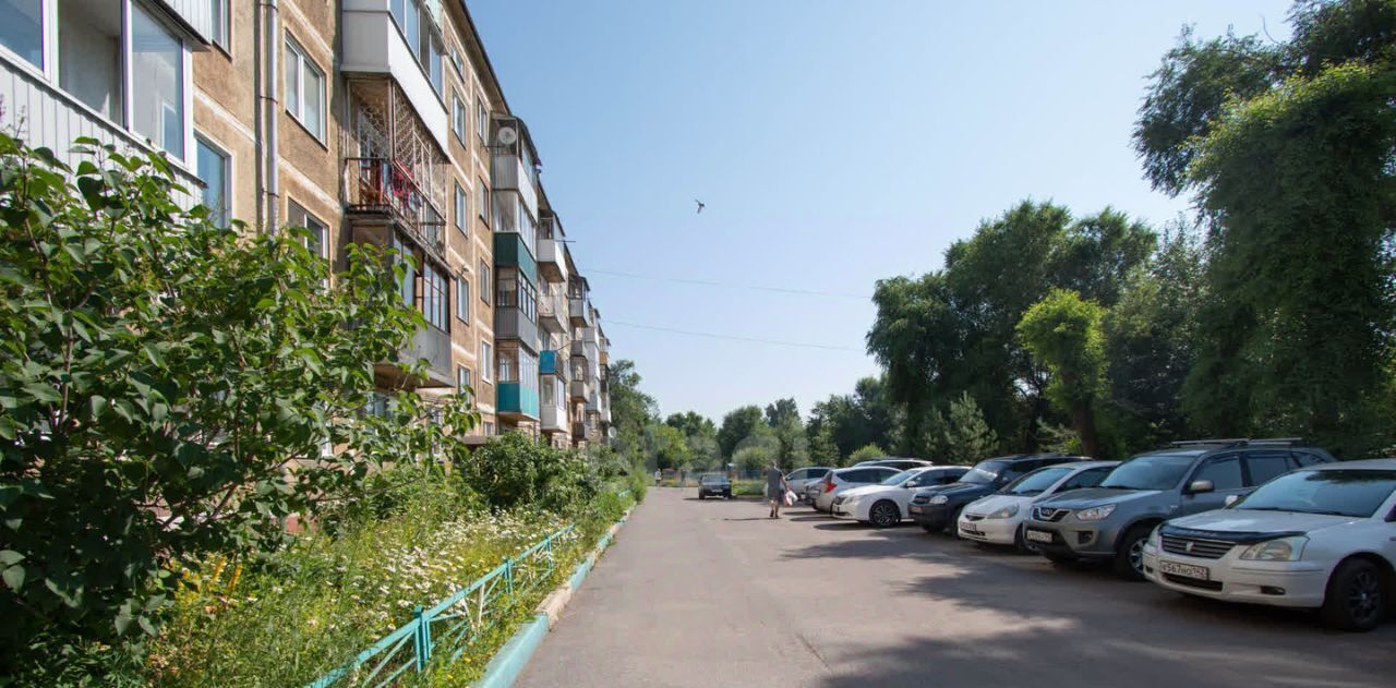 квартира г Новокузнецк р-н Центральный ул Кузнецова 11 фото 6