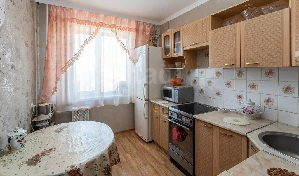 квартира г Тобольск 6, 10-й микрорайон фото 11