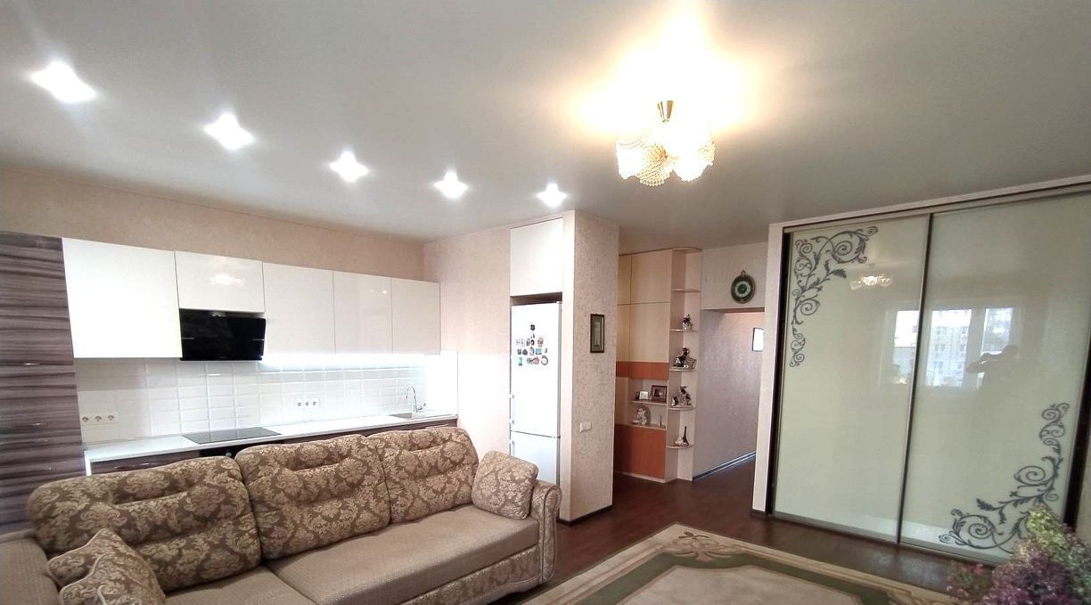 квартира г Омск р-н Советский ул Красный Путь 105к/1 фото 3