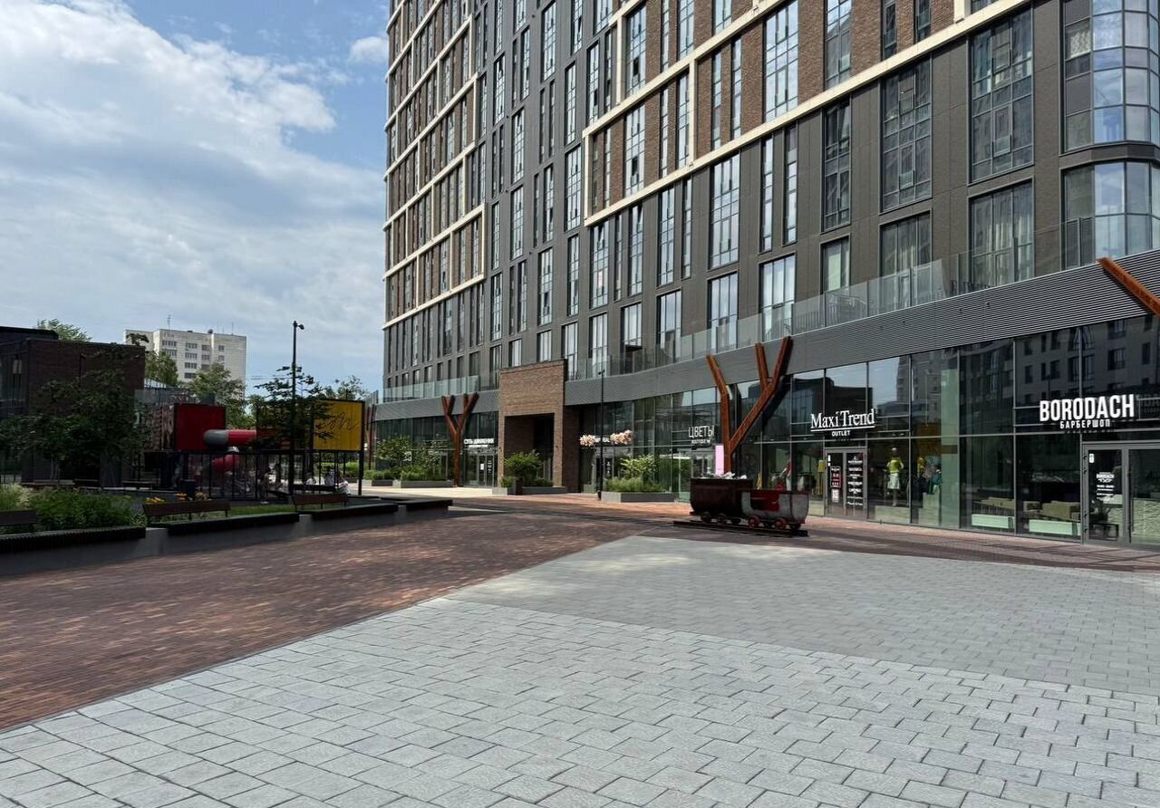квартира г Тюмень р-н Центральный ул Макарова 10 фото 2