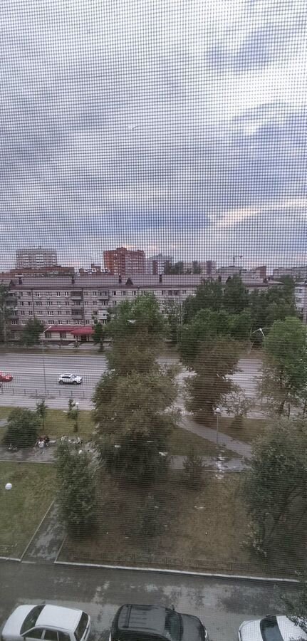 квартира г Тюмень р-н Ленинский ул Мельникайте 63 фото 3