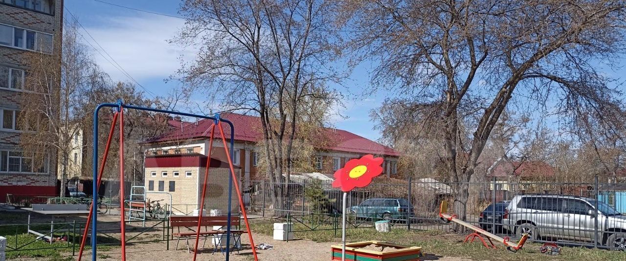 квартира г Омск р-н Ленинский Привокзальный ул Карбышева 28 фото 3