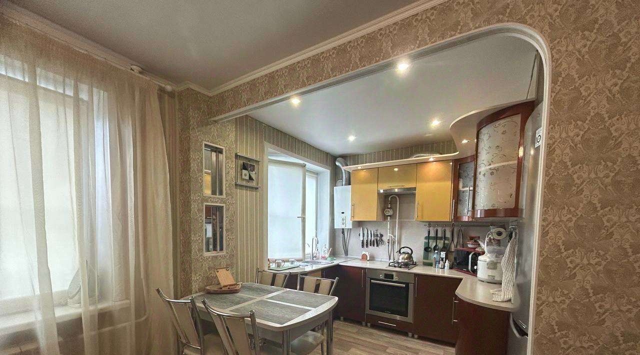 квартира г Тольятти р-н Центральный ул Строителей 8 фото 3