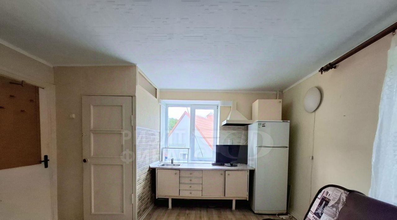комната г Калининград р-н Центральный ул Красная 136 фото 2