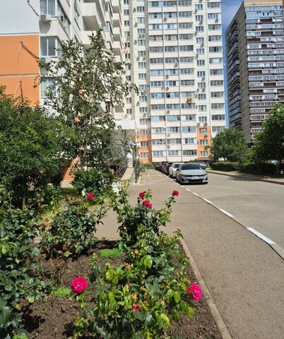 квартира р-н Карасунский пр-кт им. писателя Знаменского 17 фото
