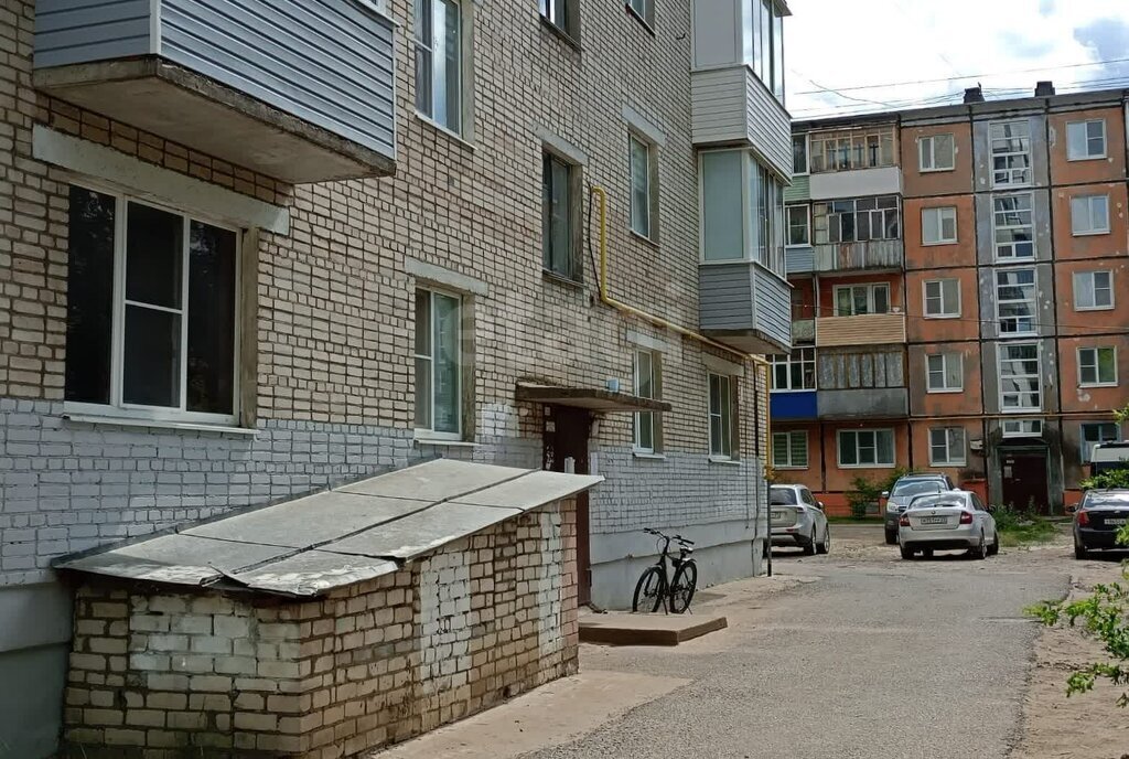 квартира г Коряжма улица Набережная им. Н. Островского, 48 фото 1