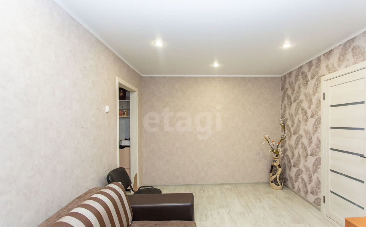 квартира г Тобольск 8-й мкр-н, 10 фото 5