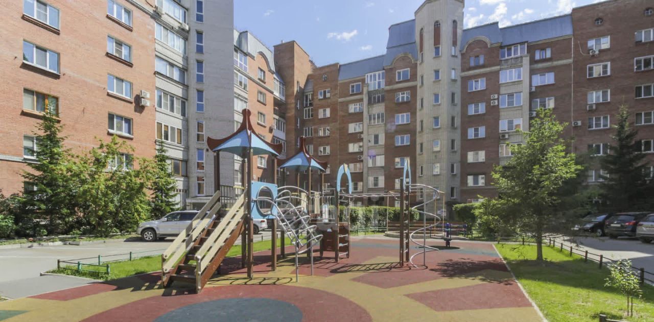 квартира г Омск р-н Кировский ул Крупской 25/1 Кировский АО фото 1