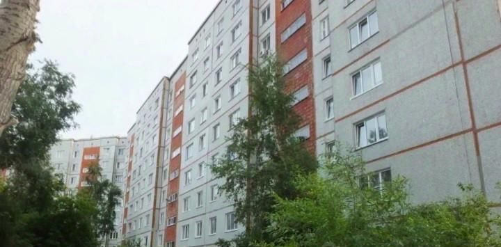 квартира г Омск р-н Кировский б-р Архитекторов 3/2 фото 1