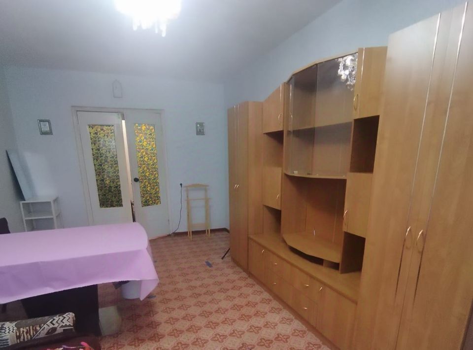 комната г Тольятти р-н Автозаводский 19 квартал ул 70 лет Октября 58 фото 2