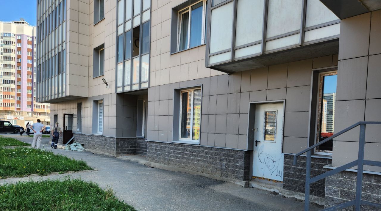 свободного назначения р-н Всеволожский г Мурино б-р Петровский 5 Девяткино фото 3