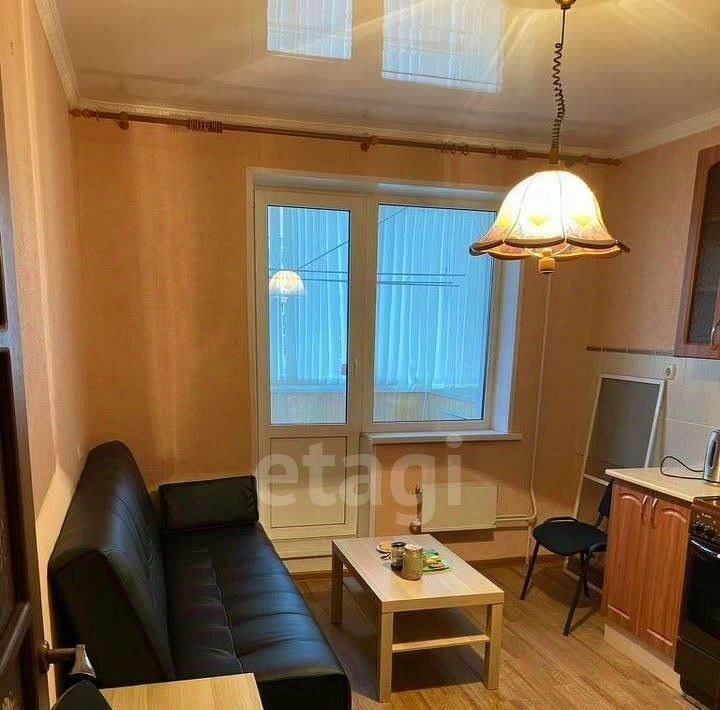 квартира г Тольятти р-н Автозаводский ул 40 лет Победы 15б фото 1