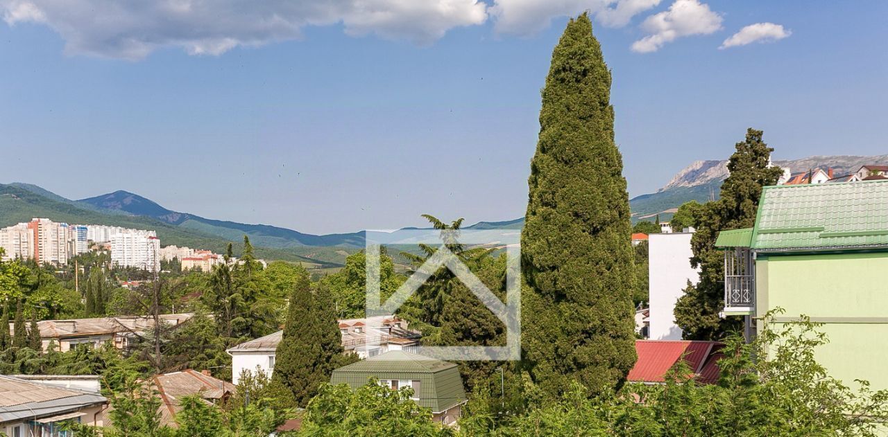 дом г Алушта пл Советская фото 33