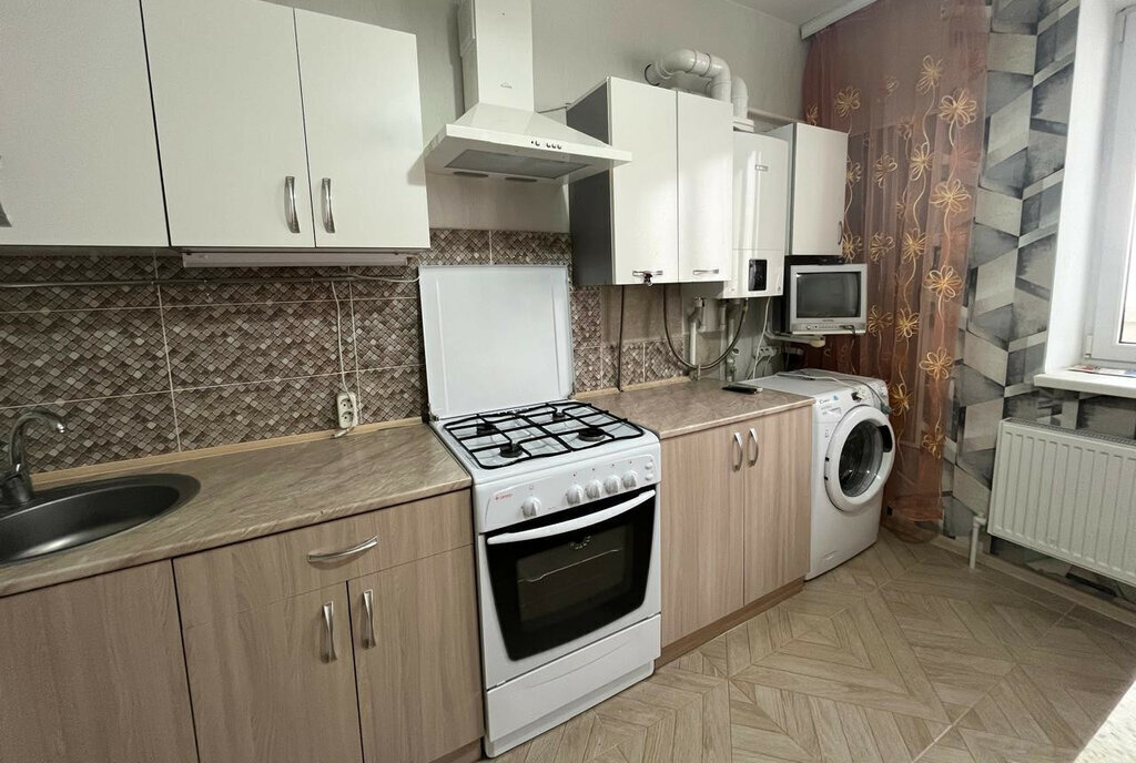 квартира р-н Ейский г Ейск ул Красная 35/2 фото 3