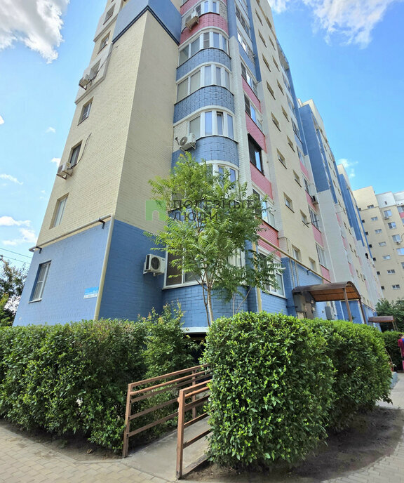 квартира г Астрахань ул Космонавтов 18к/3 фото 1