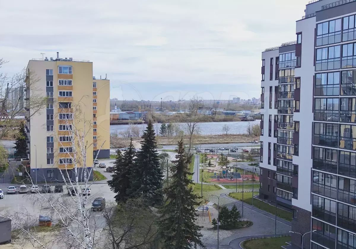 квартира г Тюмень р-н Ленинский ул Парада Победы 11 фото 2