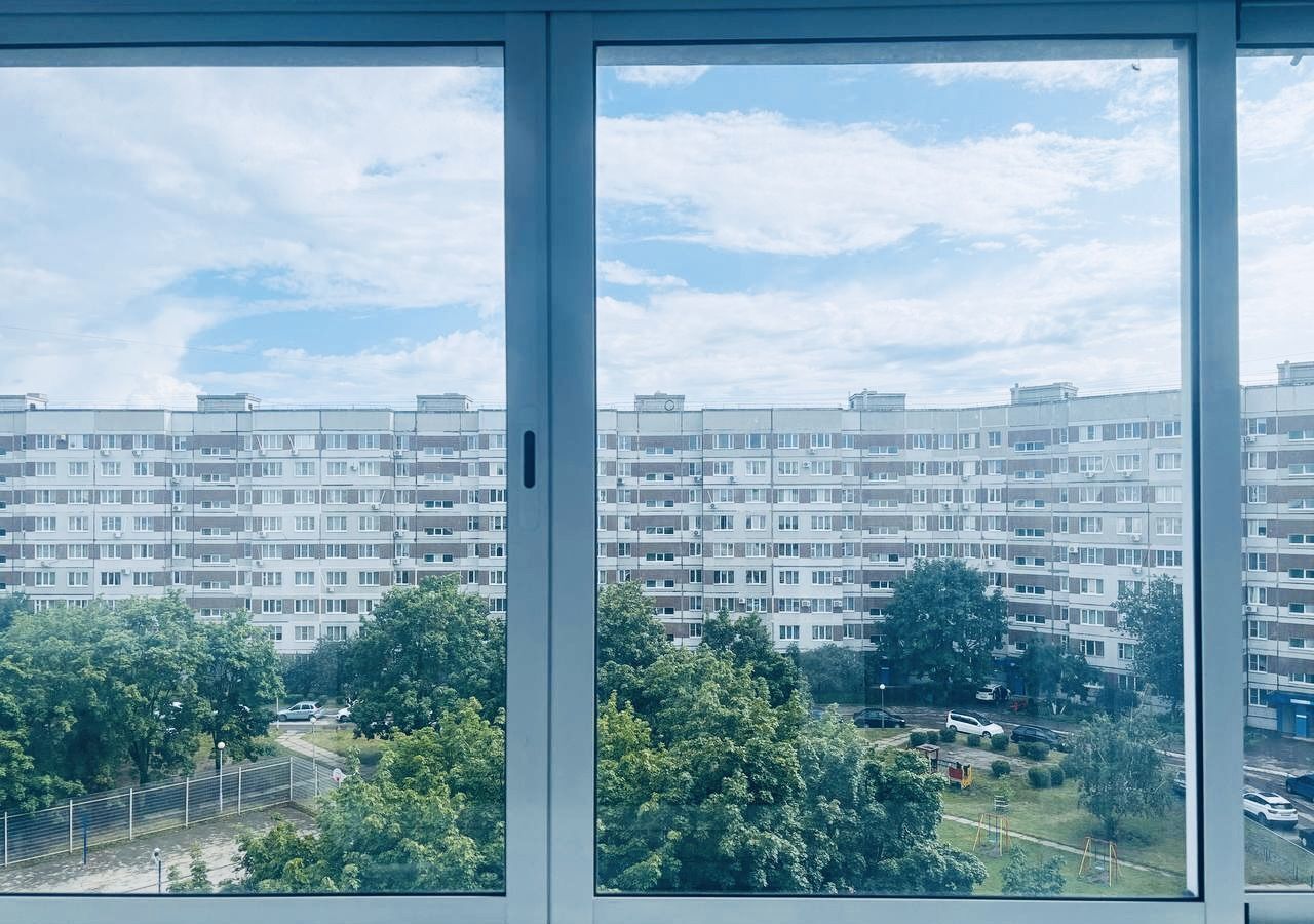 квартира г Тольятти р-н Автозаводский ул Автостроителей 23 фото 1