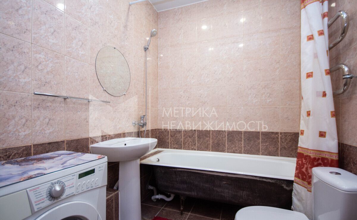 квартира г Тюмень р-н Ленинский ул Парада Победы 9 фото 11