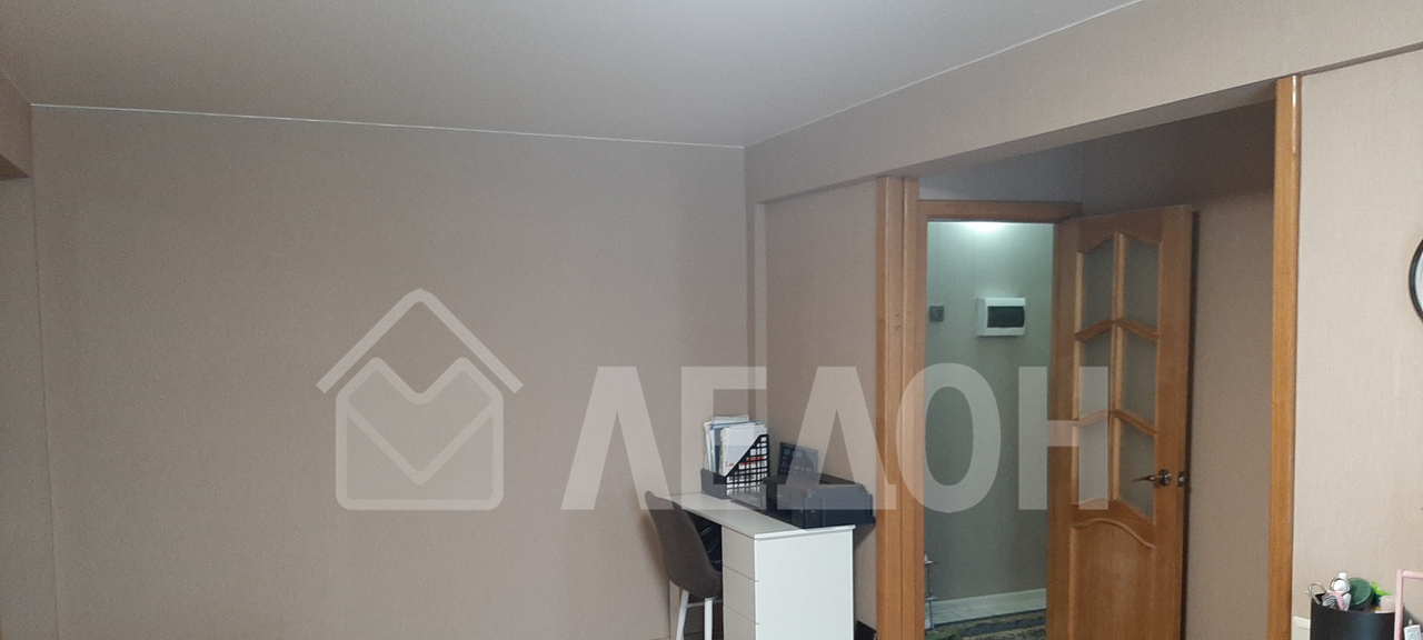 квартира г Омск Городок Нефтяников м-н, 22 Апреля, 10а фото 3