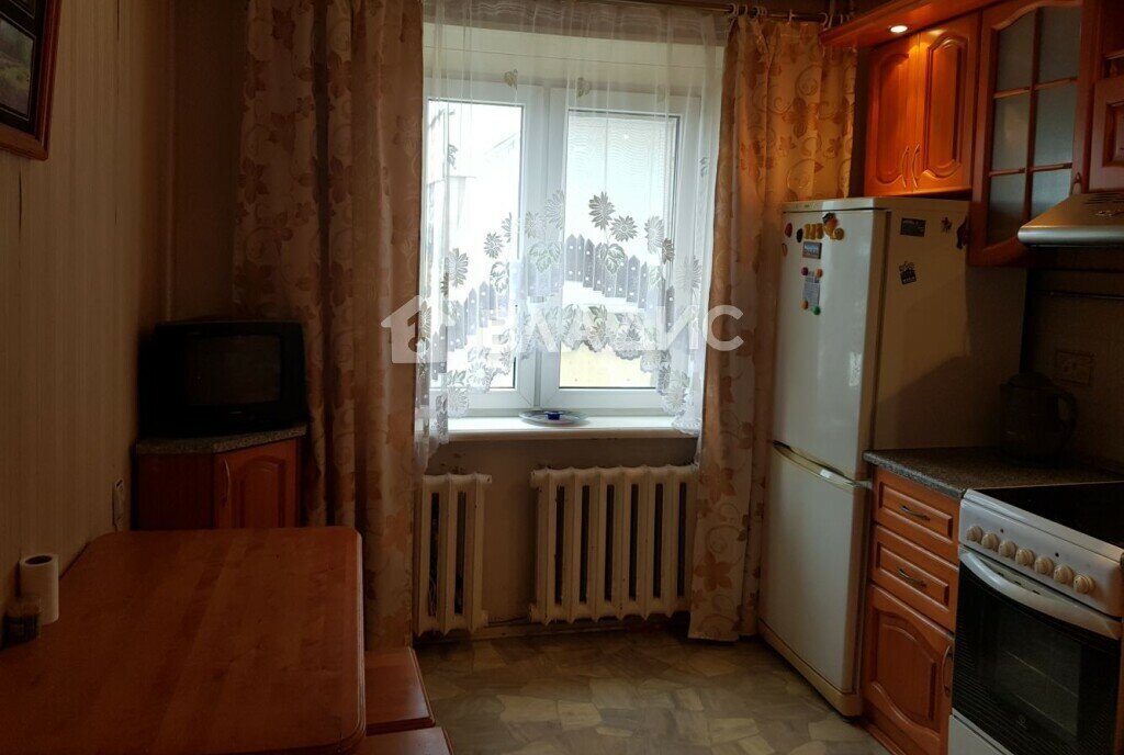 квартира г Тобольск мкр 7а 9 фото 2