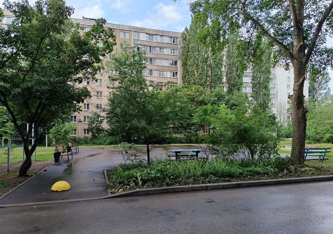 квартира г Саратов р-н Ленинский ул Топольчанская 1б фото 10