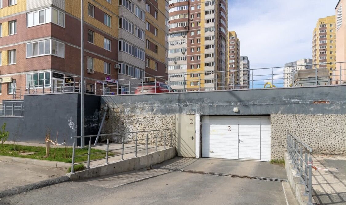 машиноместо г Тюмень р-н Центральный ул Мельникайте 2к/8 фото 1