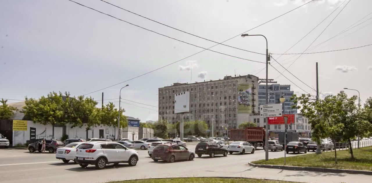 квартира г Тюмень р-н Ленинский ул 50 лет Октября 63а фото 15