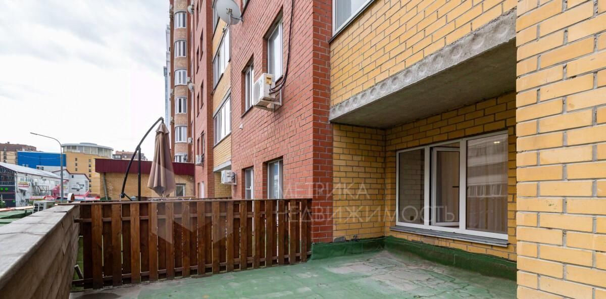 квартира г Тюмень р-н Центральный ул 50 лет Октября 1а фото 22
