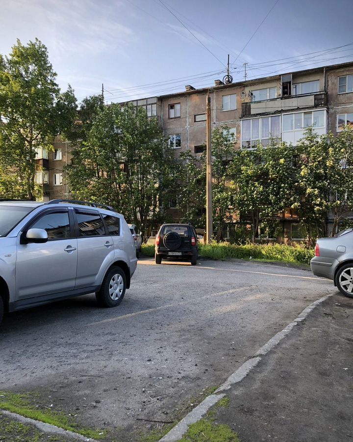 квартира г Мурманск р-н Ленинский ул Аскольдовцев 30к/1 фото 1