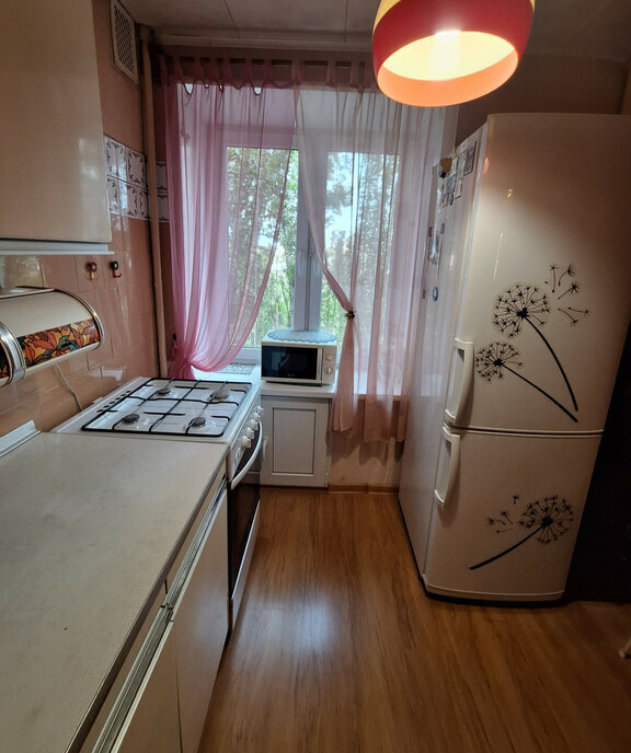 квартира г Саратов улица имени В. Г. Рахова, 137 фото 12