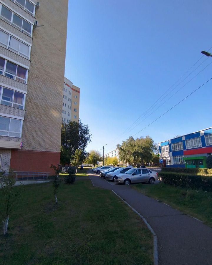 офис г Набережные Челны р-н Комсомольский б-р им Хусаина Ямашева 20 фото 3