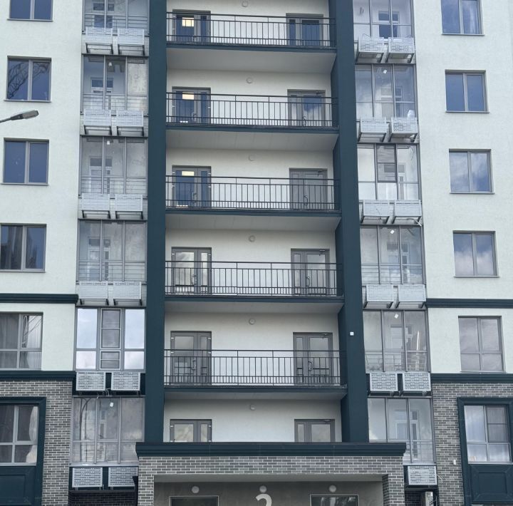 квартира г Волгоград р-н Дзержинский ул. Имени Джабраила Дабиевича Кортоева, 7 фото 1