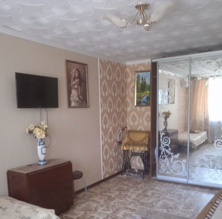 квартира г Евпатория пгт Мирный ул Сырникова 18 фото 3