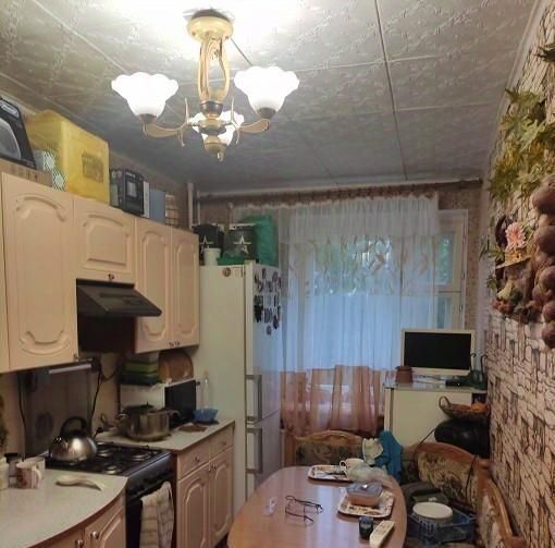 квартира г Саратов р-н Заводской пр-д 3-й Крекингский 19 фото 3