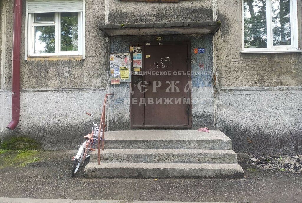 квартира г Междуреченск Кузнецкая улица, 34 фото 1
