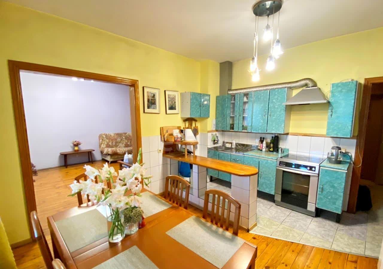 квартира г Новокузнецк р-н Центральный ул Кирова 111 фото 2
