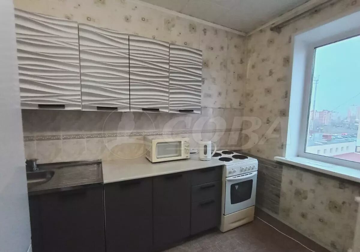 квартира г Тобольск 9-й мкр-н, 28А фото 1