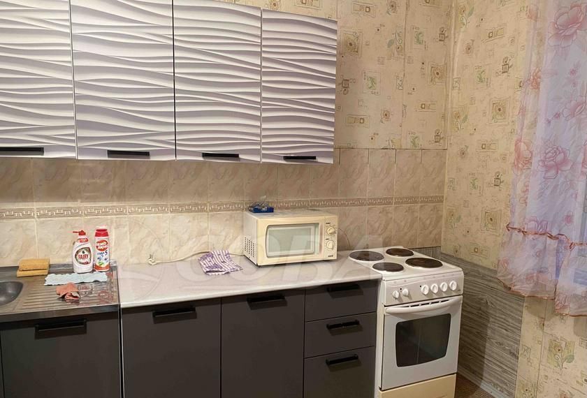 квартира г Тобольск 9-й мкр-н, 28А фото 2