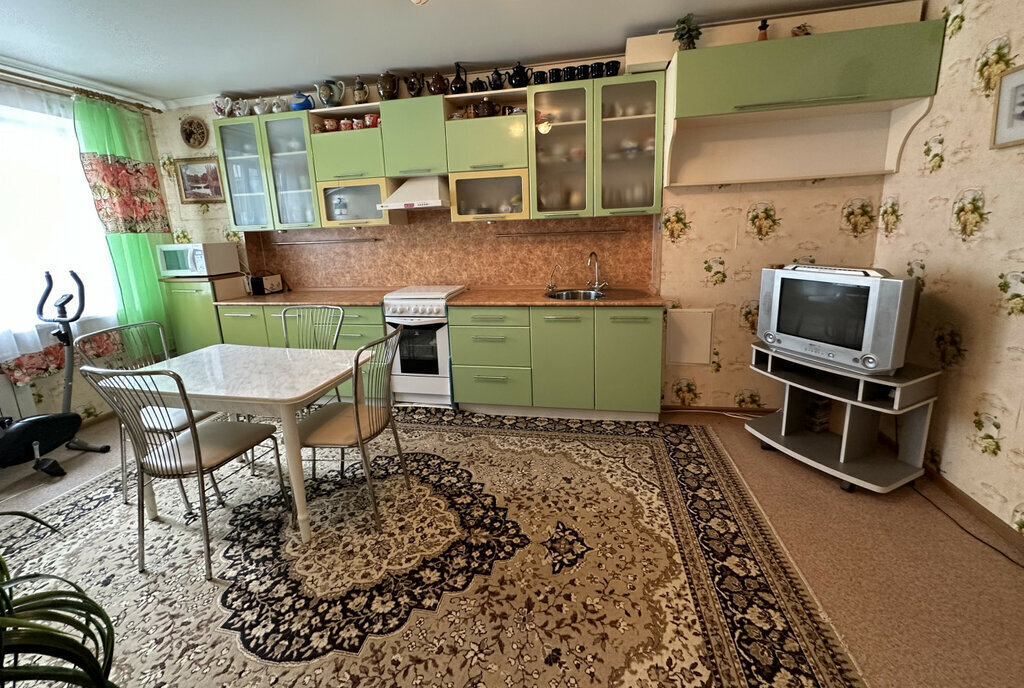квартира г Саратов улица имени С. Ф. Тархова, 20А фото 1
